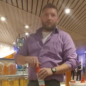 Meet your Posher, Buddy